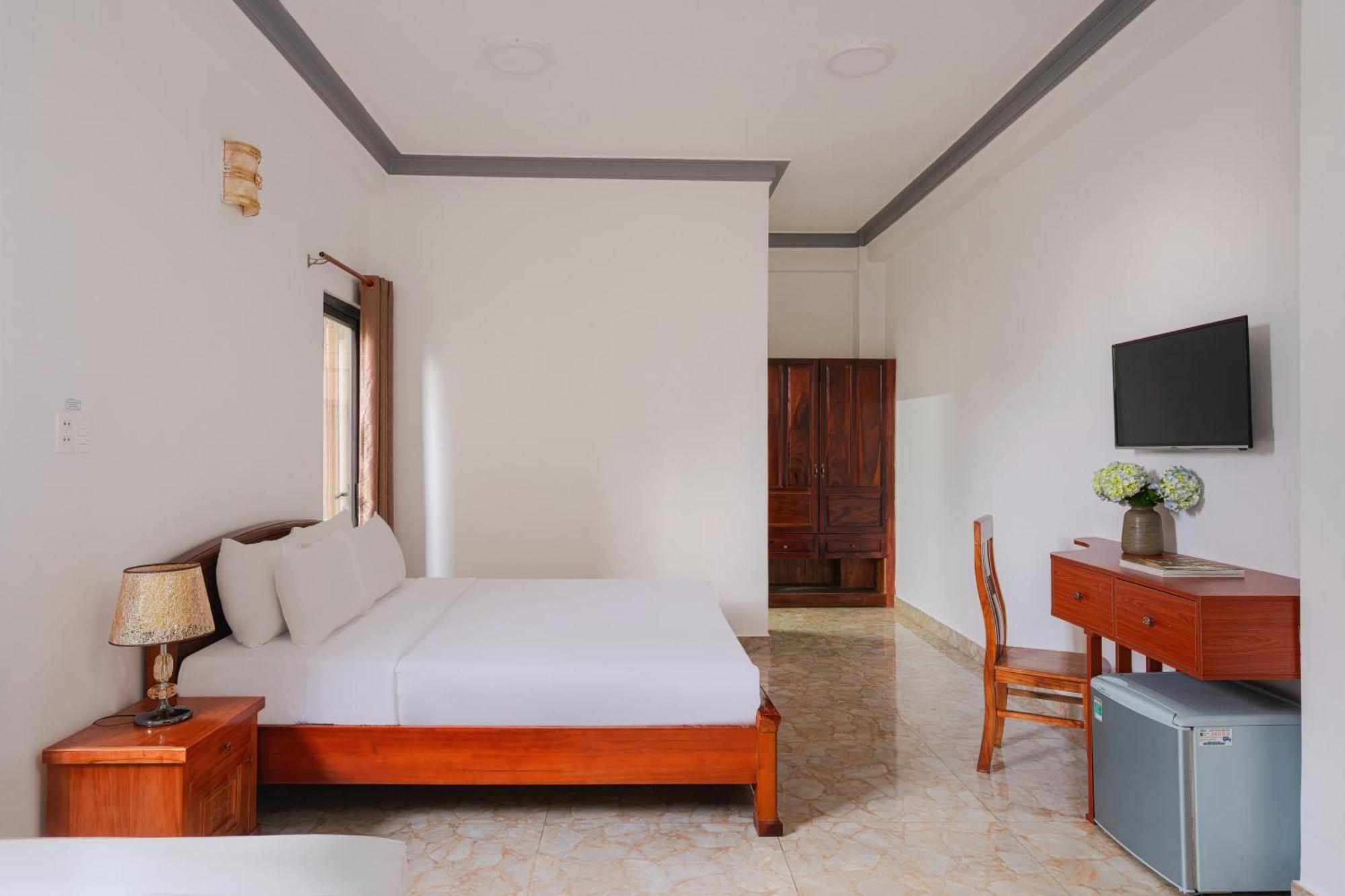 Elc Condotel